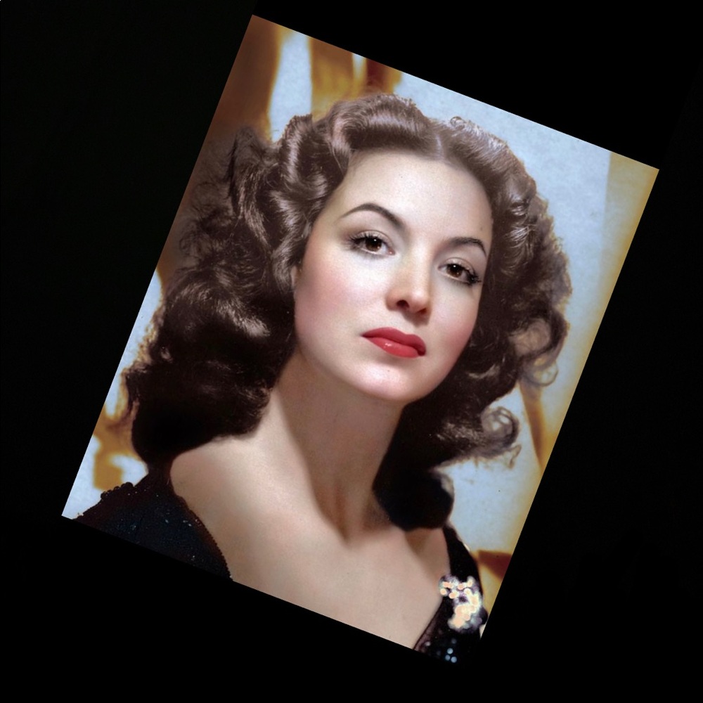 Meet your Posher, Angiie